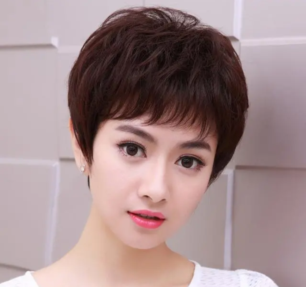 白发阿姨 发型一换 年轻十岁都不止 简直就像换个人 腾讯新闻