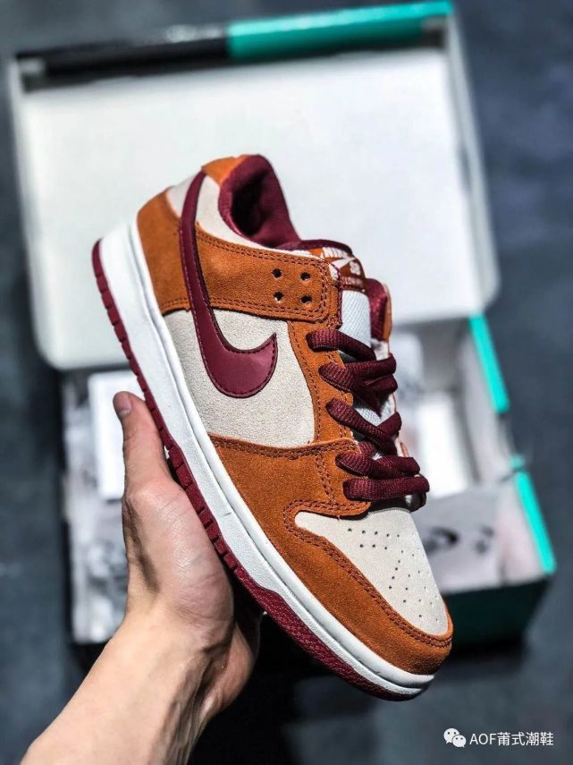 穷玩aj富玩dunk,dunksb砖红色开箱实测!