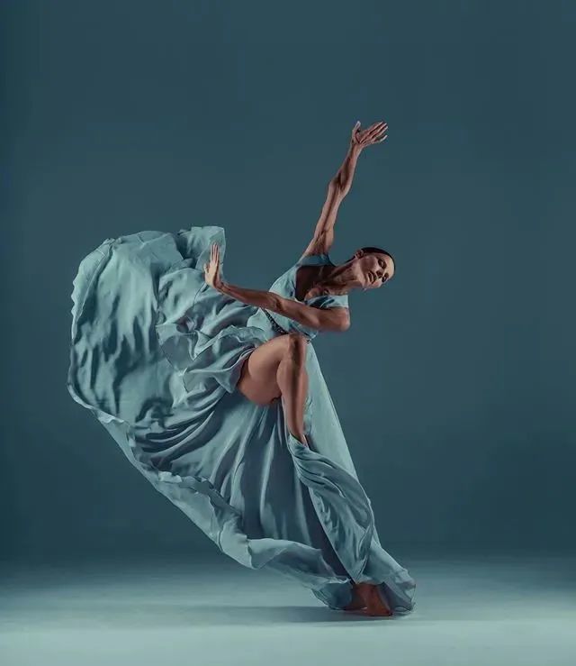 舞蹈人像曼妙形体艺术优雅色调