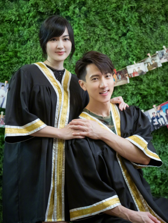 有种青梅竹马叫吴尊林丽吟,16岁合照曝光:将生活过成了偶像剧