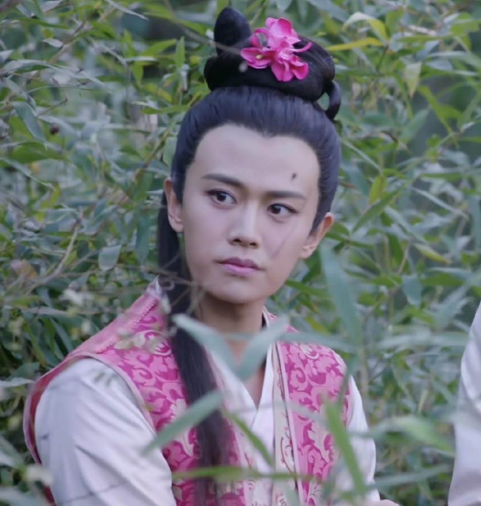 女装男星有多美?尹正韵味十足,任嘉伦娇媚,张新成眼线成亮点