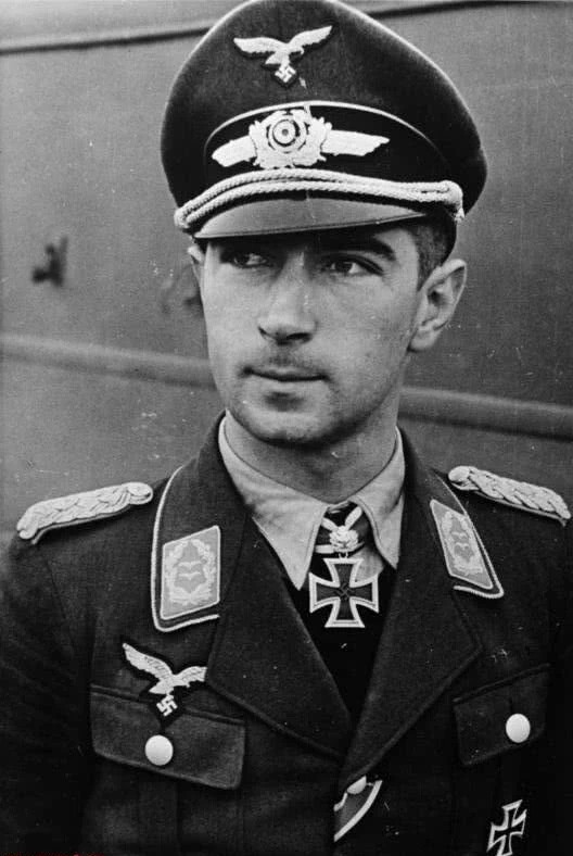 二战德军中,上校是多大的官?实际权力和名望都很高_腾讯新闻