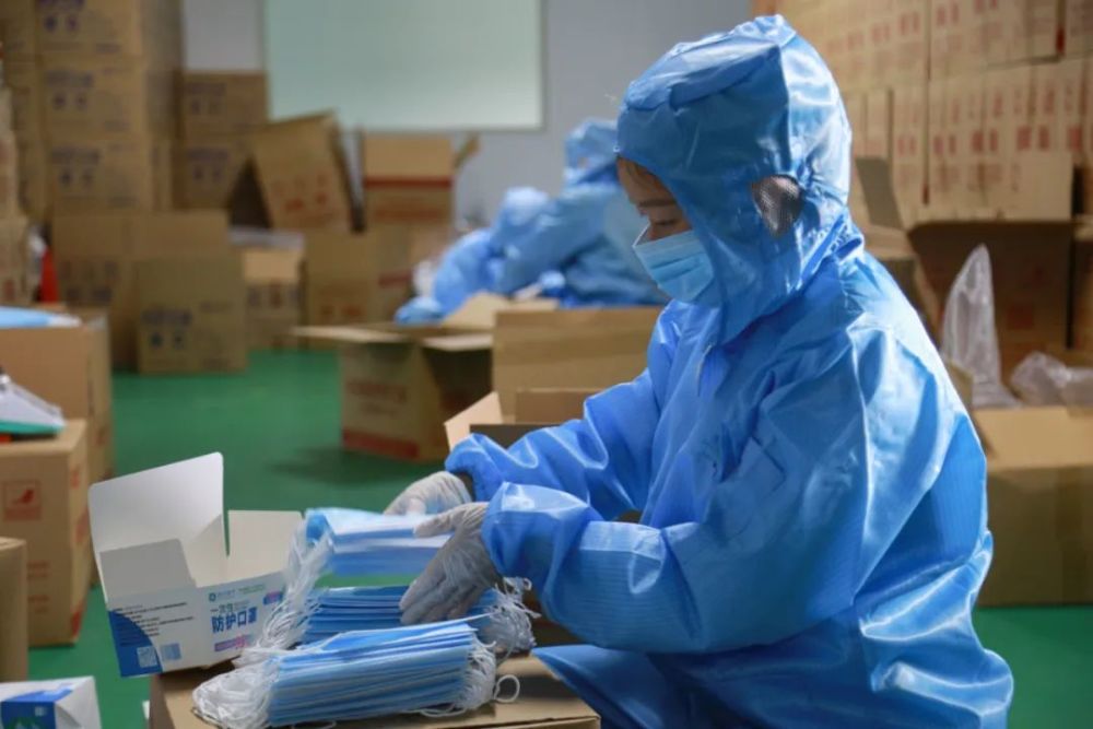 万宁引进口罩生产线日产口罩18万只药店开始有口罩出售了