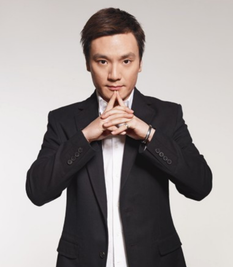 同时这一季中最让人欣慰的莫过于王凯旋的扮演者换成了《武林外传》中