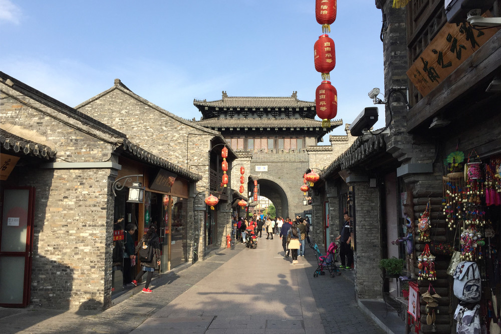 扬州旅游必去的老街,中国十大历史文化名街,与南京的夫子庙很像