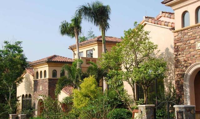 这句话只能当做一句笑话,毕竟二沙岛的一座别墅随随便便就要几千万