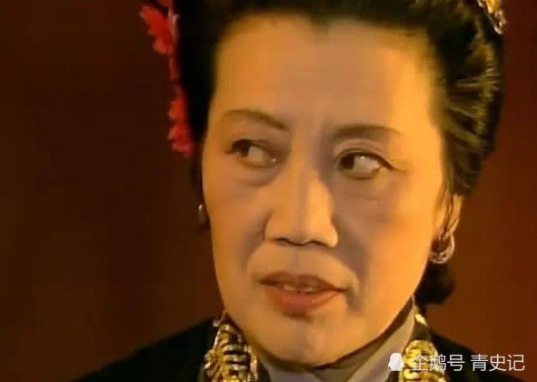 薛宝钗|薛宝钗为何被贾宝玉抛弃？丫鬟莺儿这一番话，早就说透了