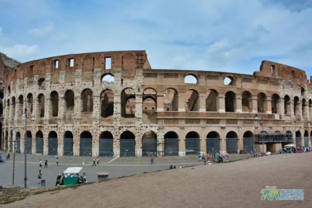 羅馬鬥獸場(意大利語:colosseo,英語:coloss