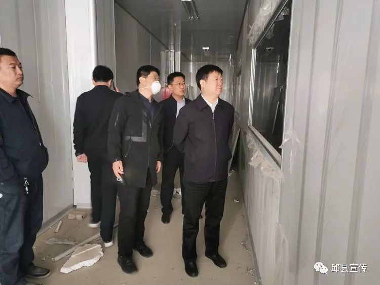 4月4日上午,邱县县委书记李剑青先后到味盟食品,新盟食品,腾翼实业