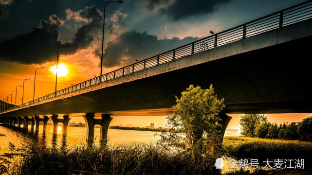 带你去看看武汉这座鲜为人知的 跨海大桥 严西湖大桥有多美 跨海大桥 武汉 建筑风格 宏伟