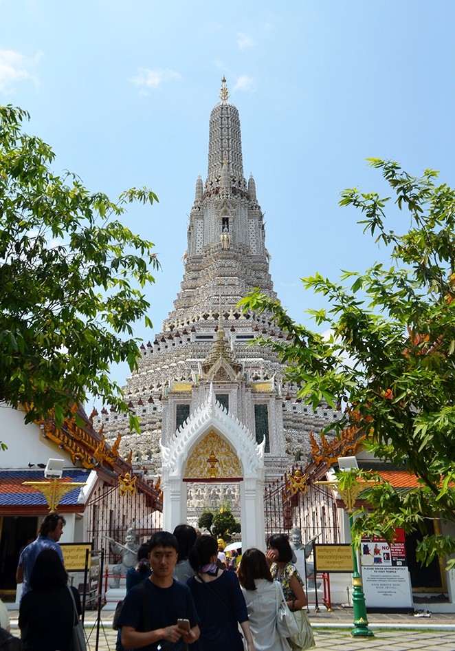 曼谷明信片上的郑王庙,旅行社不会带团来这里,没看到日落不要急着走