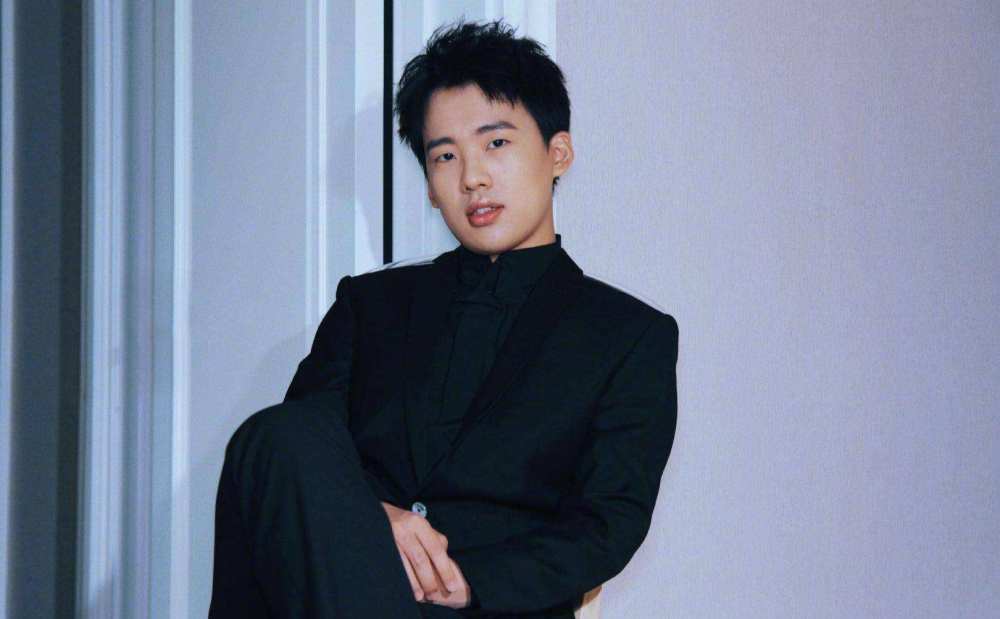 蔡徐坤|一言不合就拜师？“不务正业”的蔡徐坤，再次让郭麒麟甘拜下风