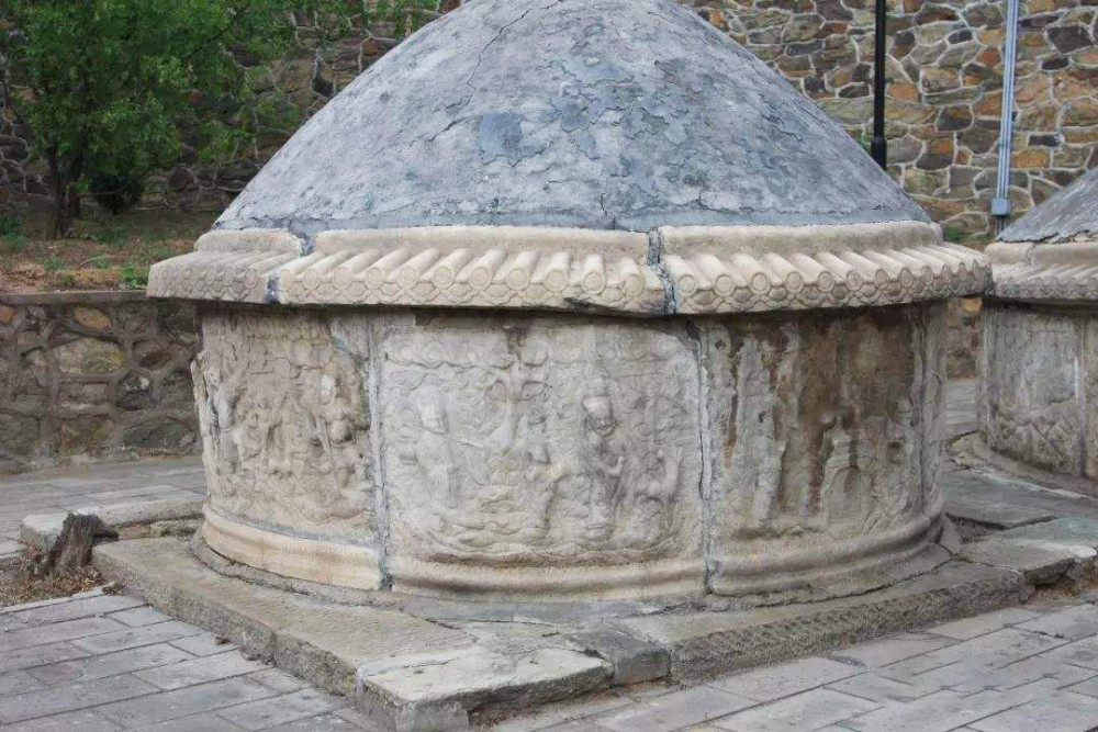 在朝廷上呼风唤雨的能力,中国千年的历史长河中,出现了像赵高,魏忠贤