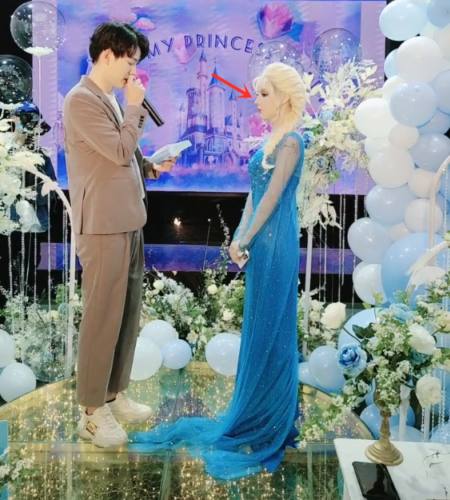 灿宇拿房产证向迪丽拉告白她脸上的表情太抢镜为啥这么嫌弃啊