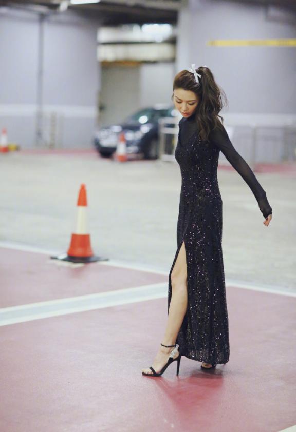 薛凯琪的时尚你懂把牛仔裤头缝到纱裙上穿意外美出新高度