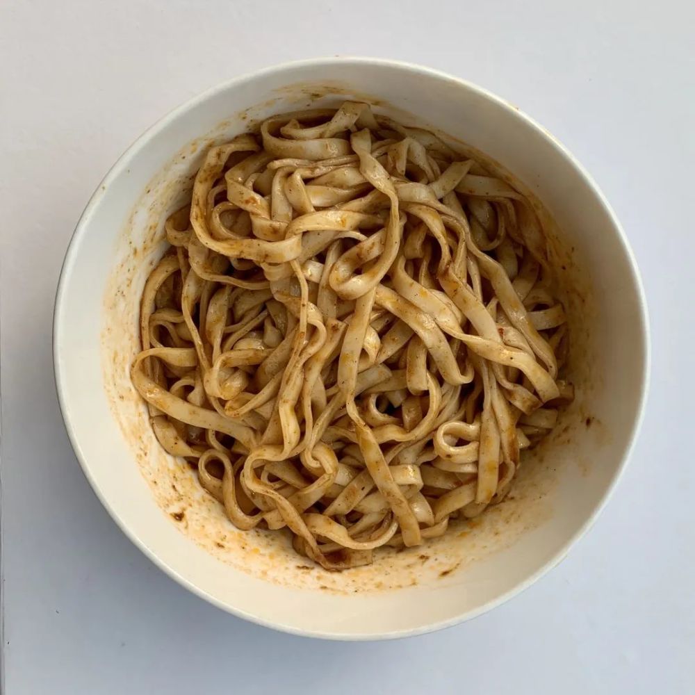 hans lienesch:我喜欢这款面条的咀嚼感,花椒味很重,酥麻的口感很强烈