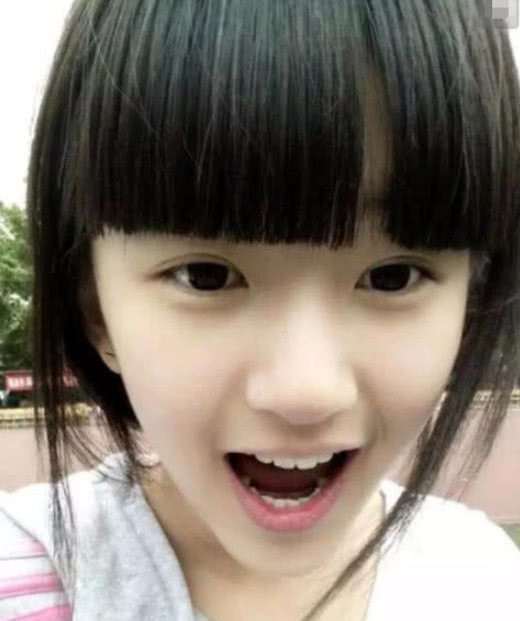 怪不得赵露思这么眼熟 原来是曾经大火的qq头像 还好没长残 腾讯新闻