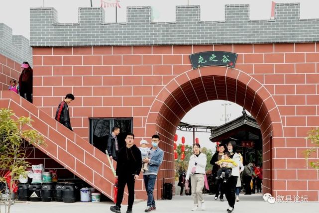 打开腾讯新闻,查看更多图片 >当日,"屯之谷"景区接