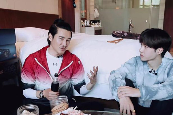 天天向上王一博被胡兵引诱拔鼻毛上演真香现场被打脸