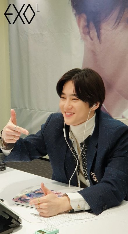 金俊勉隔着屏幕,也无法阻挡签售会热情营业