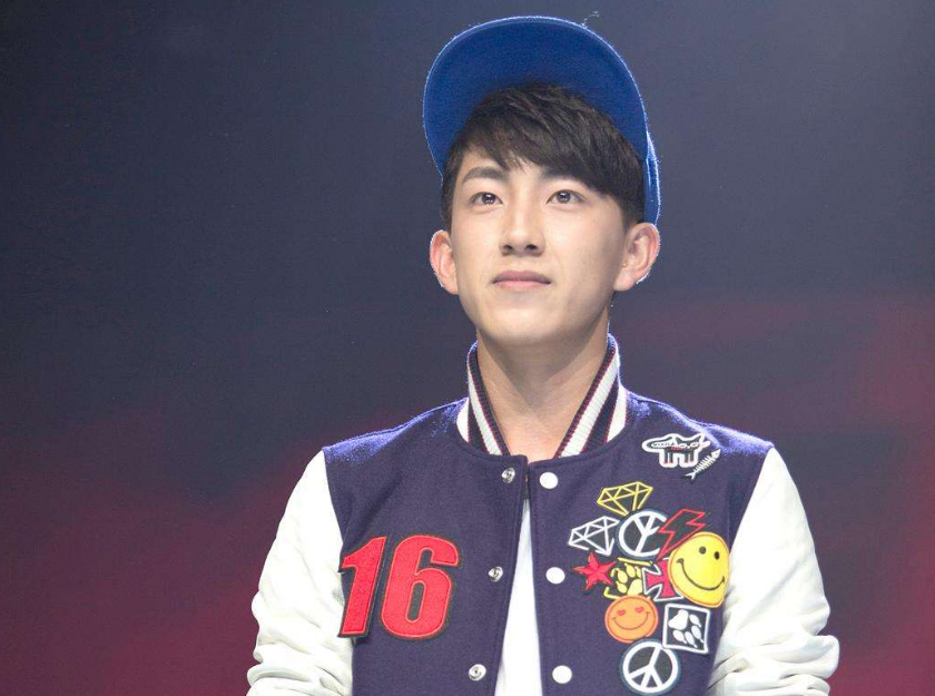 饰演雱渊的真名叫代云帆,一个23岁的男生,2015年曾参加过《燃烧吧