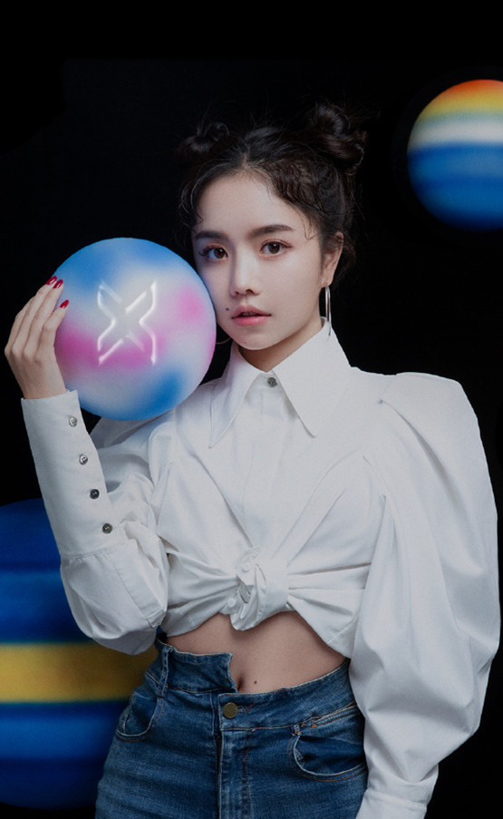 青你2安崎真会穿宫廷衬衫下摆打结秀蚂蚁腰展马甲线