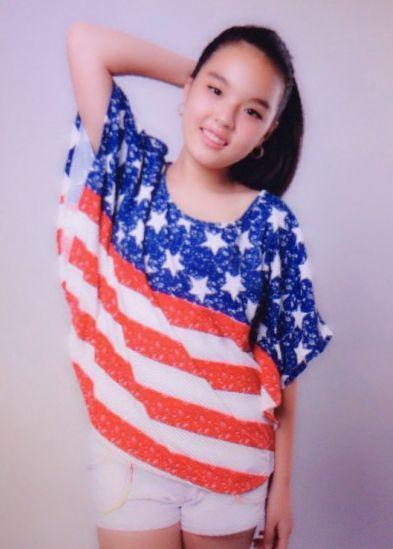 有一句老话说得好"女大十八变",小时候的法图麦远不如如今这般有型又