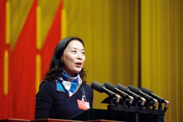 做10年马云承诺就给2亿,这位"前台小妹",现在过的怎么样了?