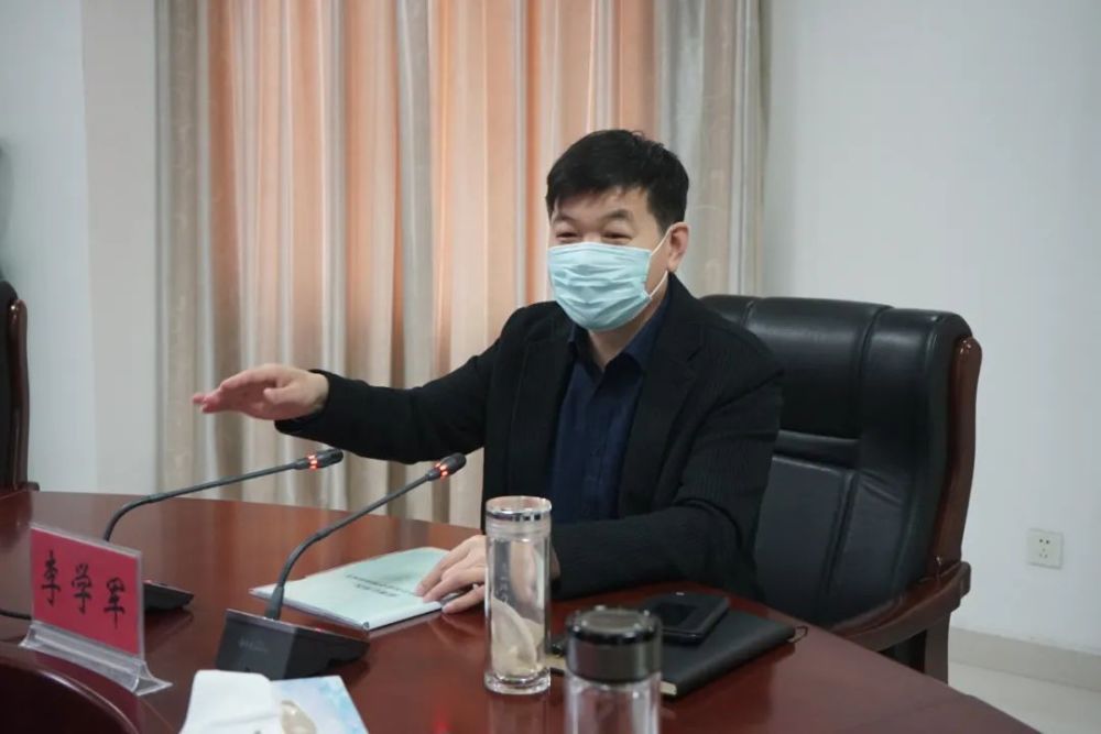 上午,区委书记李学军专题调度有关历史遗留问题化解工作,区领导赵永坤