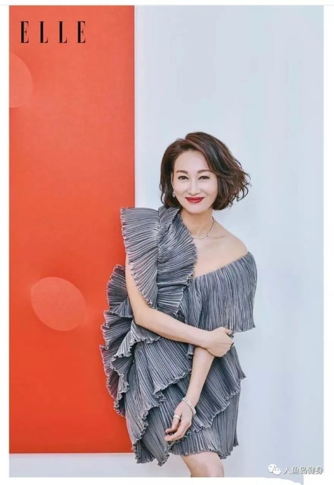 60岁惠英泳装照曝光,网友:这身材扛不住啊!