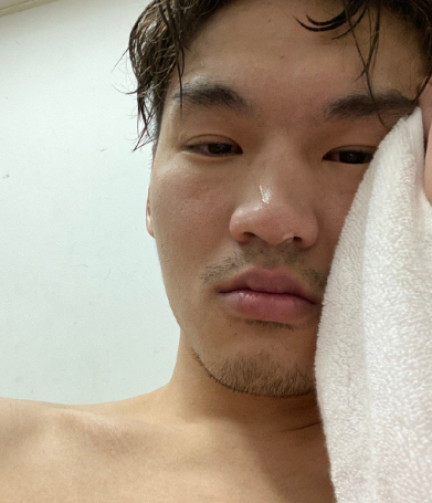 世界冠军徐嘉余连发3条微博突然哭了 晒憔悴照片_腾讯新闻