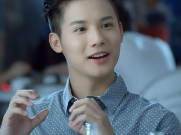 难怪《微微一笑》的"美人师兄"看着眼熟,原来是《花千骨》的他