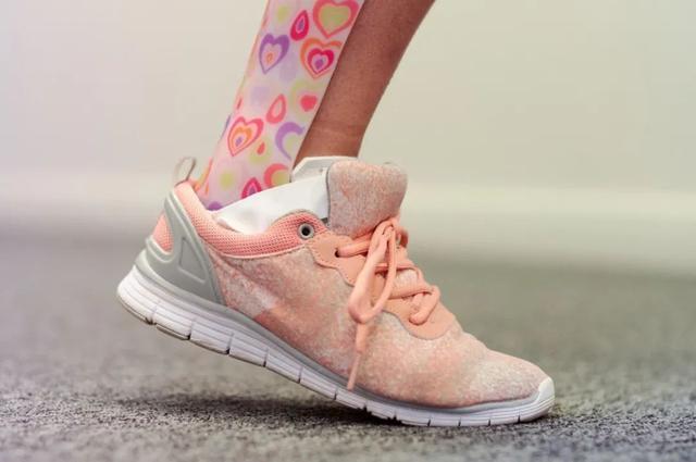 北京血管外科主任医师李医师提醒:中老年人平时多多踮脚,功效您意想