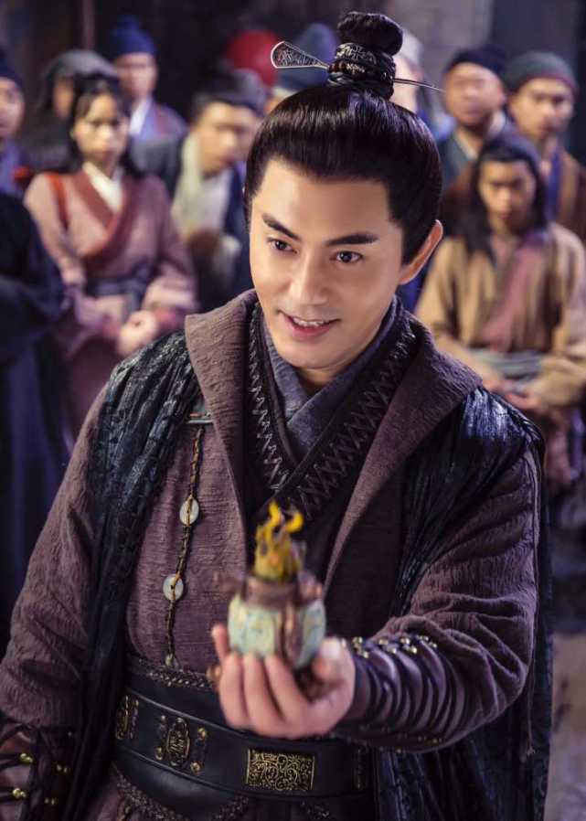 《三生三世十里桃花》 下颌角手术真是堪称换脸级别的,在这些荧屏