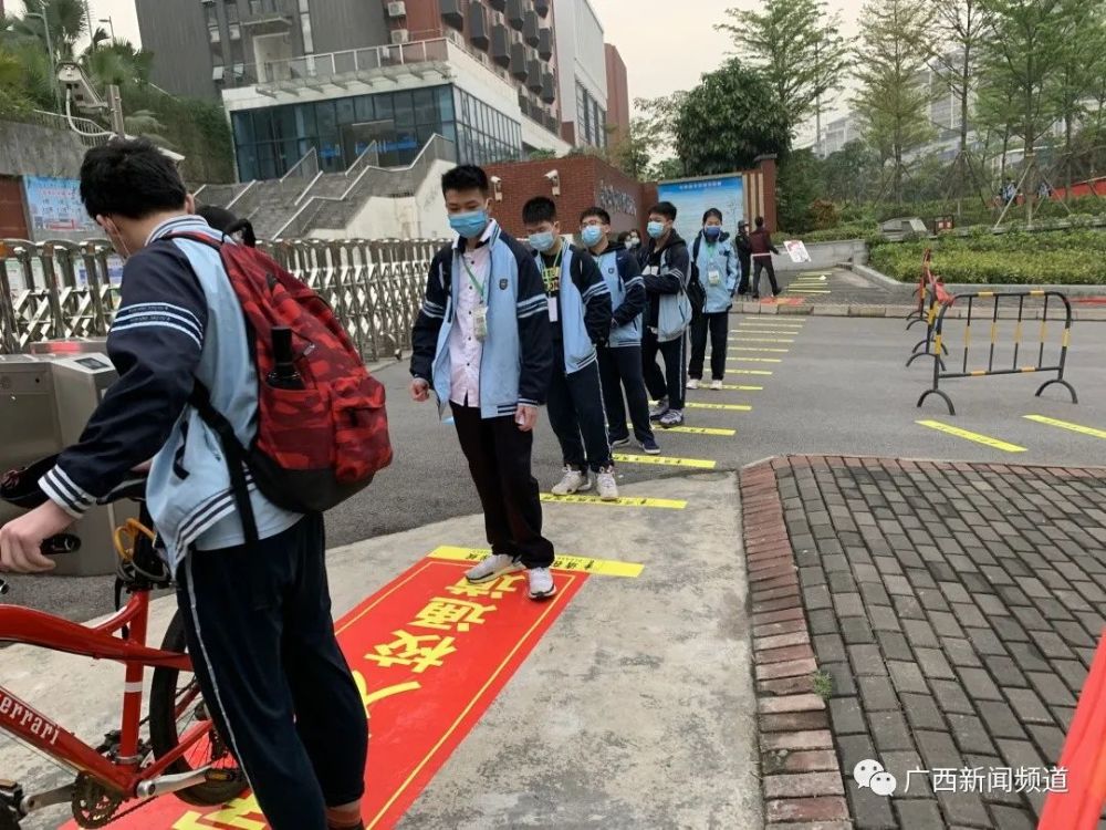 直击高三初三开学第一天刚回学校就考试的毕业班真是拼