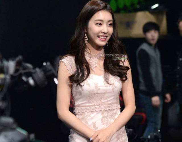 与大17岁的苏志燮登记结婚,网友:心疼李哥!