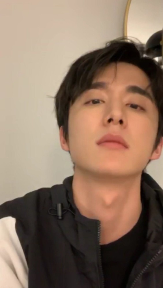 王一博喉结肖战喉结任嘉伦喉结爱豆喉结谁最让你心动