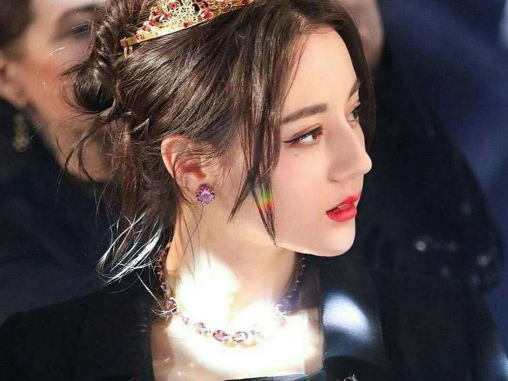 女星四大顶流杨幂夺魁榜首赵丽颖第二90后仅有热巴杨紫