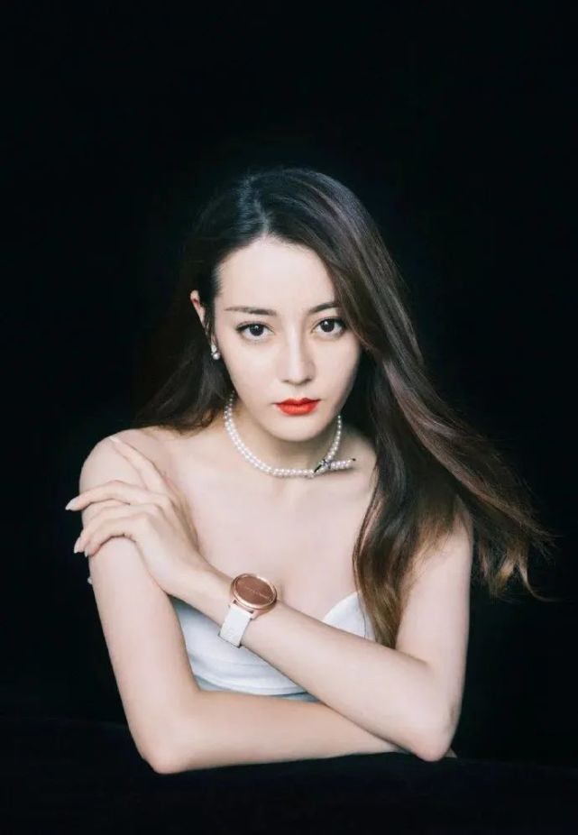 戴上这条珍珠项链我看到了公主的模样