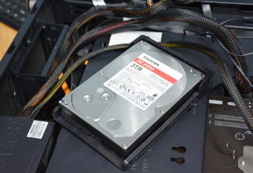 存储不够用东芝p300系列3tb机械硬盘给电脑扩容实测