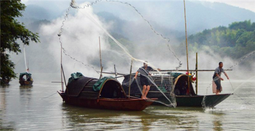 古代最大皇室灭门案,721名皇族离奇失踪,渔民:她们在鱼肚子里