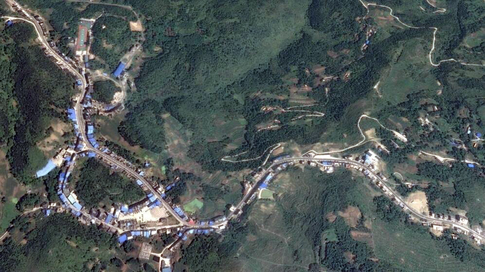 重庆云阳县唯一的少数民族乡和湖北交界拥有著名的龙缸景区