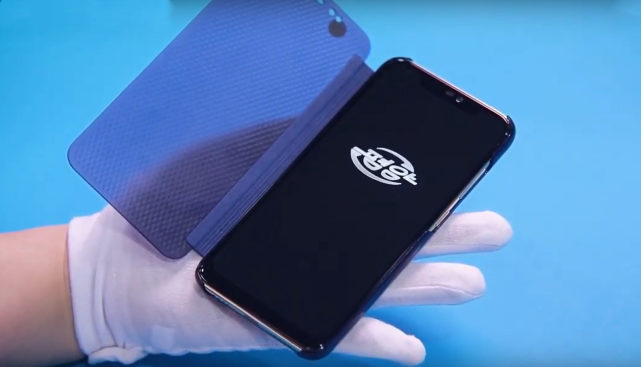 朝鲜人用的是什么手机?朝鲜机皇"平壤2425"揭秘