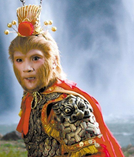 中,他饰演了美猴王一角,虽然名气不如六小龄童,但费振翔的演技依然