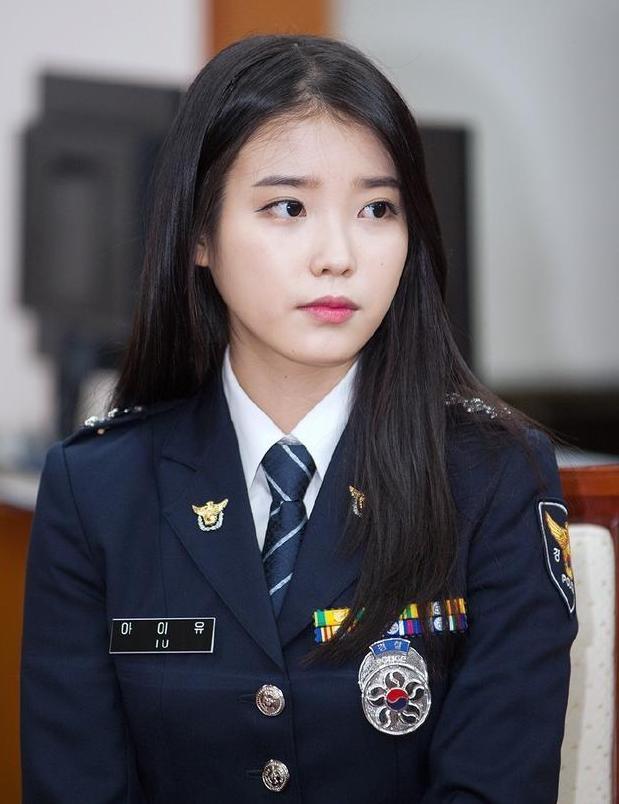 韩国女明星,穿上这套警服,简直太美了!