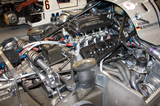 只留遗憾于没投产回顾mercedesc112中置引擎跑车