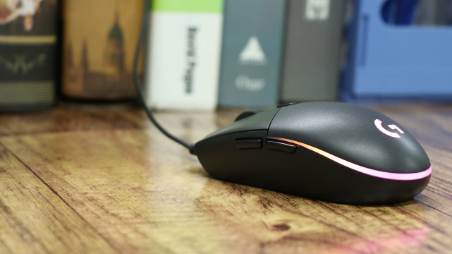 罗技g102二代游戏鼠标:游戏好助手