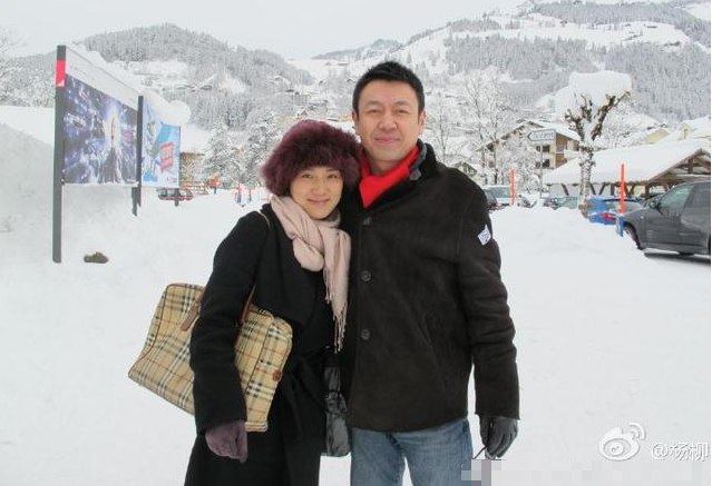 赵子琪晒两女儿生活照,亭亭玉立美貌随妈妈,意外曝光偌大田园别墅