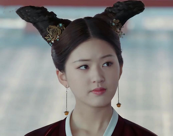 古装剧中"牛角包"发型,赵丽颖文静,热巴俏皮,看到赵露思笑出了声!