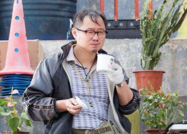 看看《西虹市首富》的教练,剧外真是高攀不起